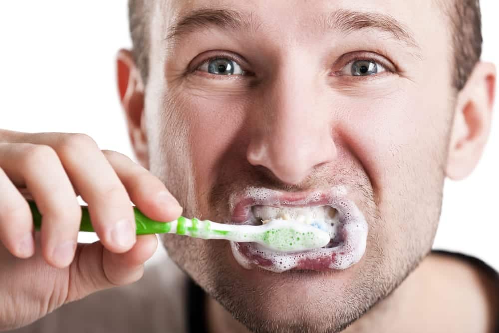 7 Hidden Poisons in Your Toothpaste